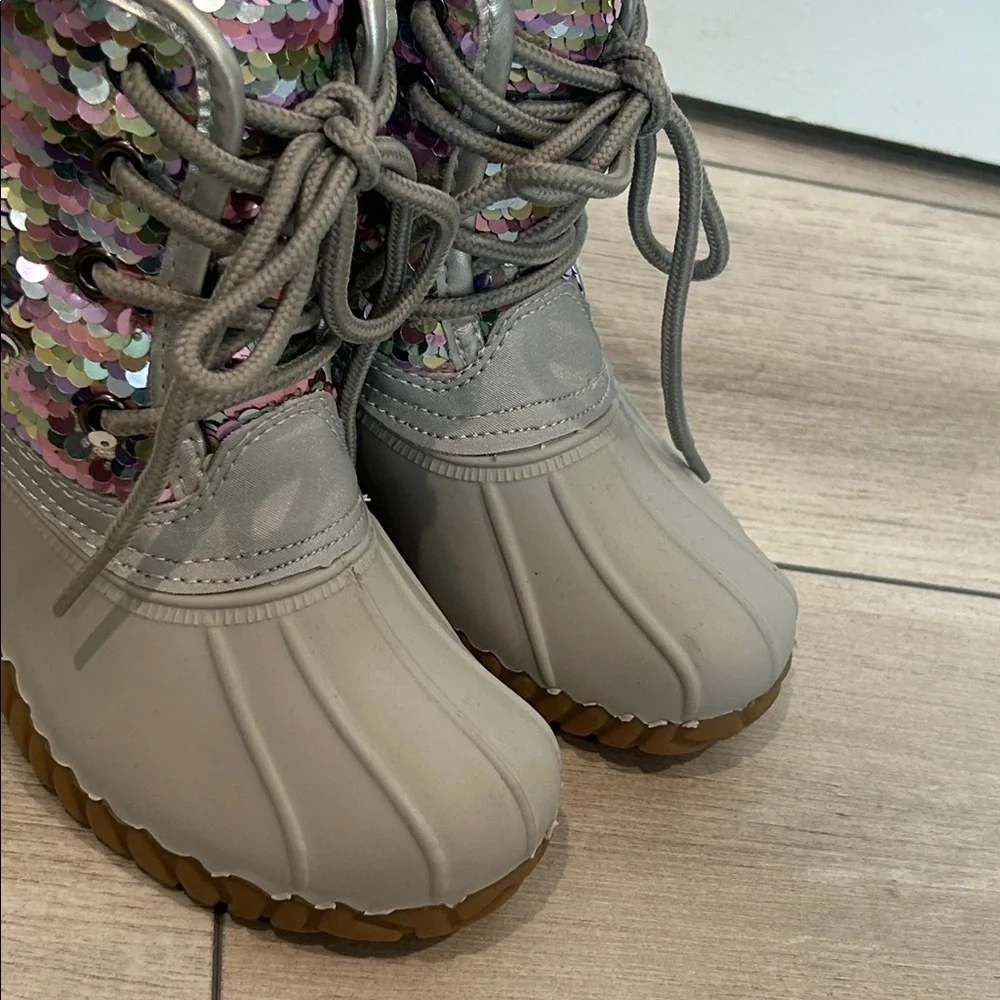 Olivia Miller Girl! Little Girls Gray Sequin snow rain boots size 11